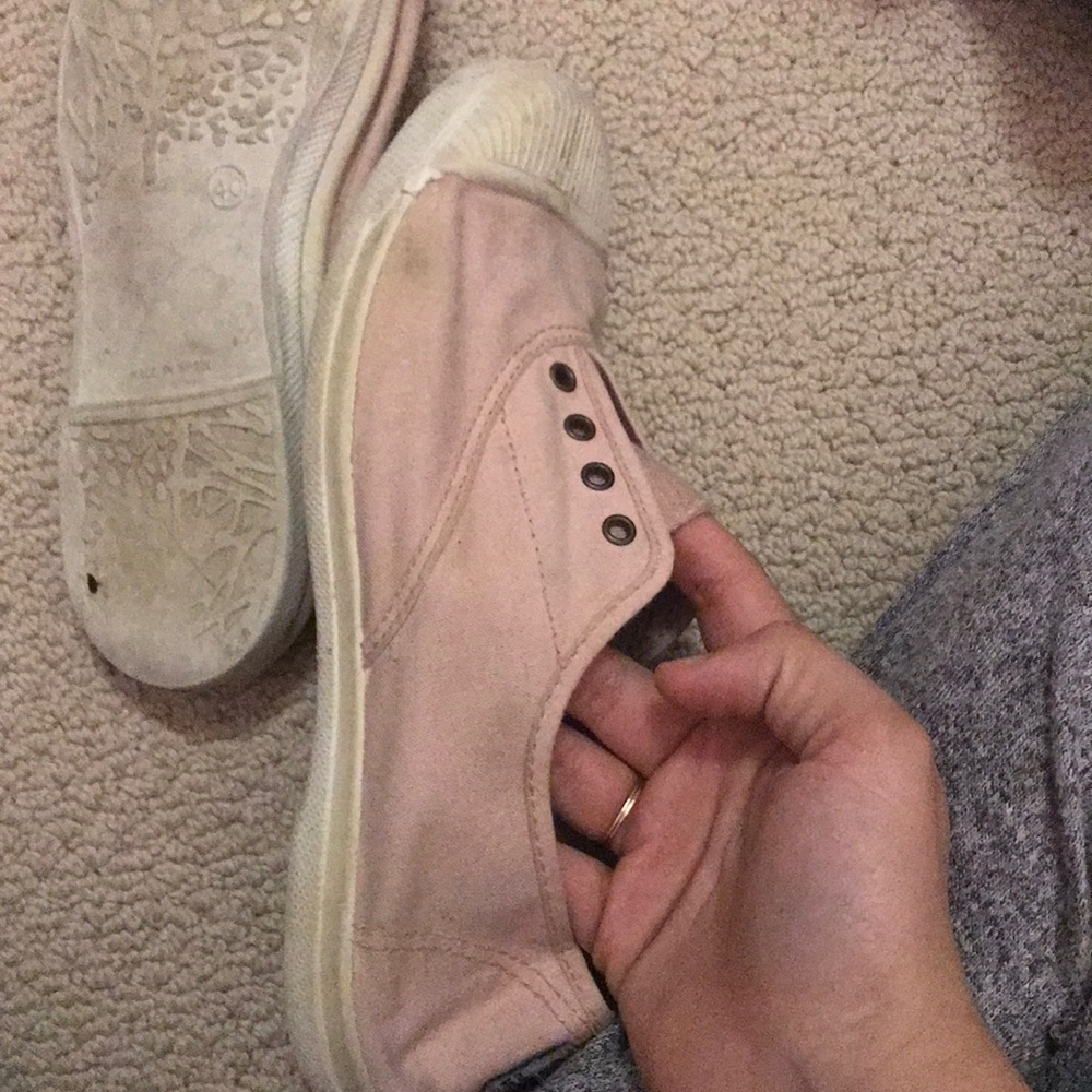 Pink Sneaker - Picture 4 of 4